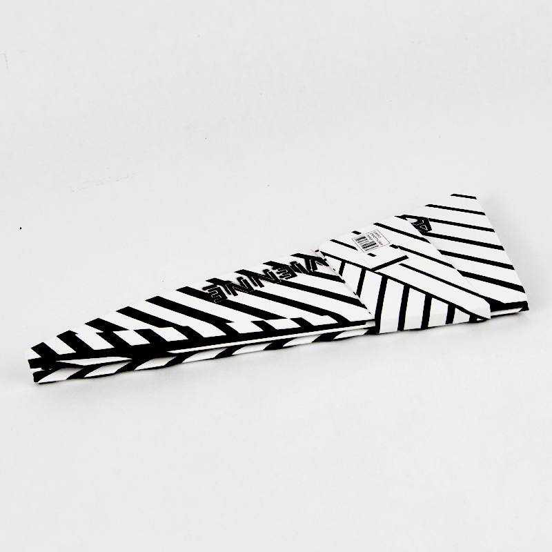 op-art, optische täuschungen, BLACK&WHITE, hand fan, giveaway, wiener fächer, airdevienne, petra stelzmüller, wienerbrise, wienerluft, heisseluft, breeze, design, austria, vienna, austriatoday, austrialove, bestofaustria, designeveryday, form, individual, designagency, designstudio, designlovers