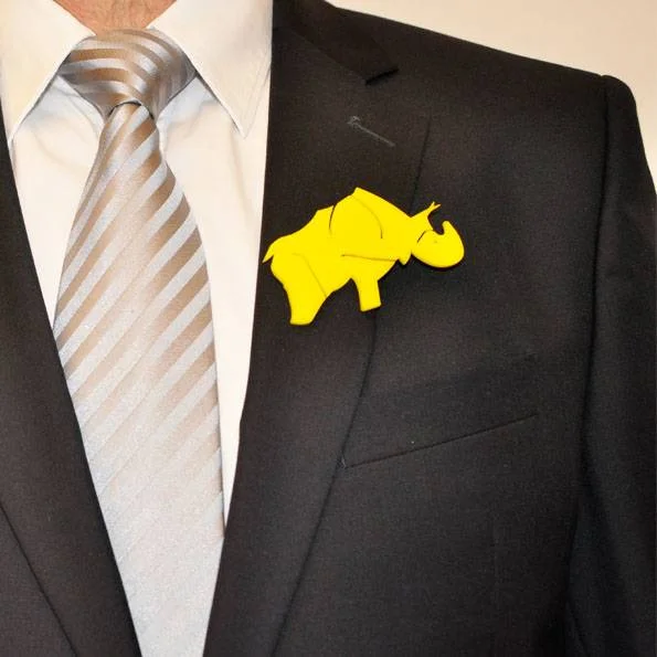 Brosche Design Acryl Rhino