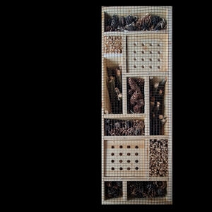 Insektenhaus modern österreich design petra stelzmüller holz draht mondrian marlow moss